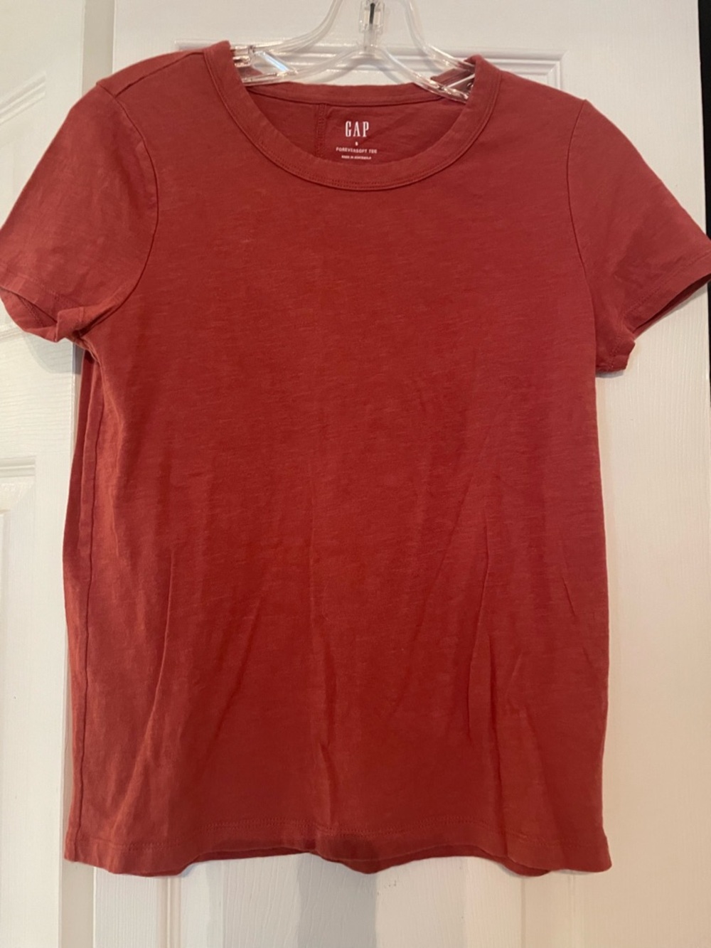 GAP Women's size S Short Sleeve Crew Neck T-Shirt - Rust Red EUC